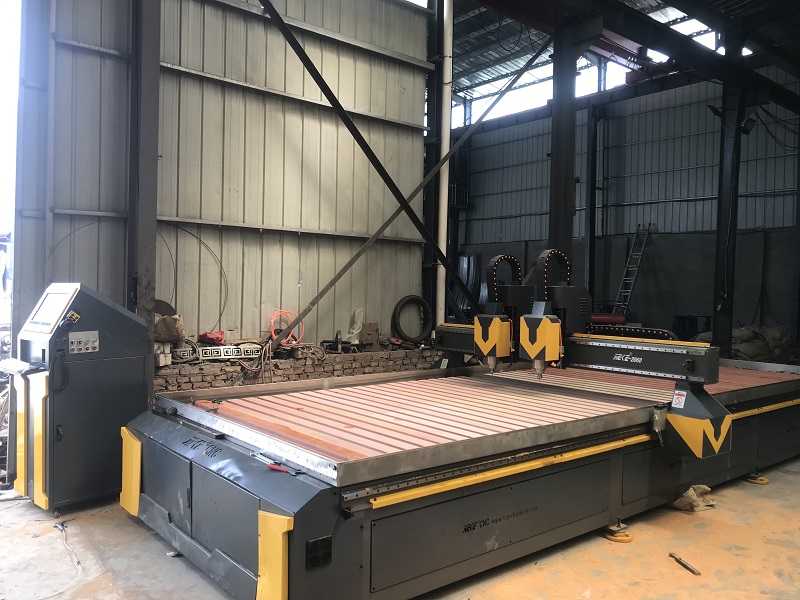 鋁板雕刻機(jī)使用切削液的作用