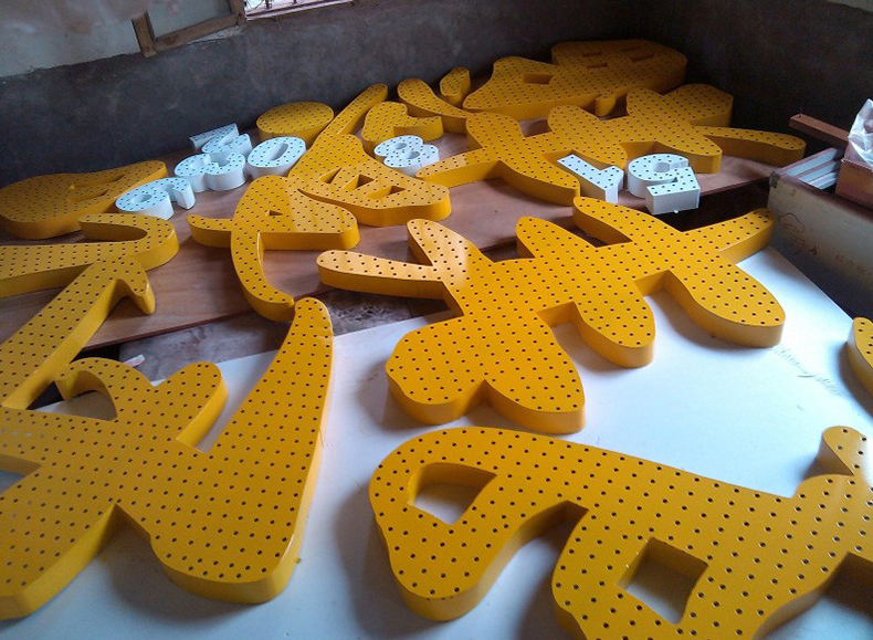 不銹鋼沖孔字制作