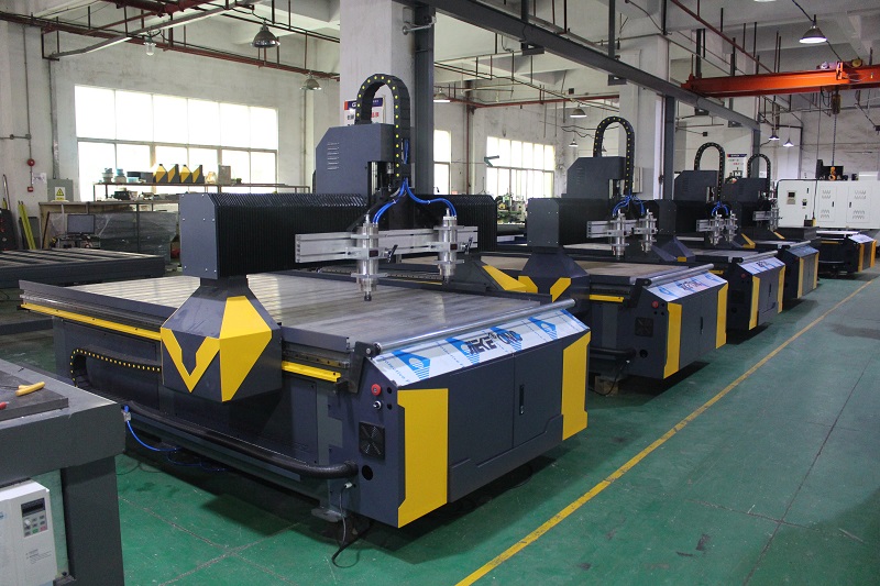 防霧PC鏡片切割機(jī)定制 廣天地數(shù)控助力醫(yī)護(hù)行業(yè)提高產(chǎn)能