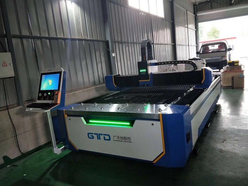 光纖激光切割機切割時切縫較大什么原因