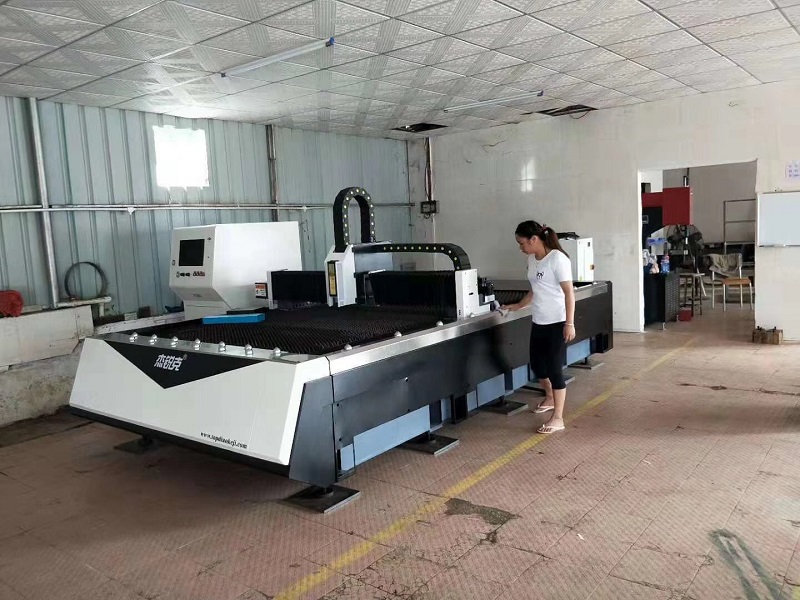 光纖激光切割機激光頭結(jié)構(gòu)