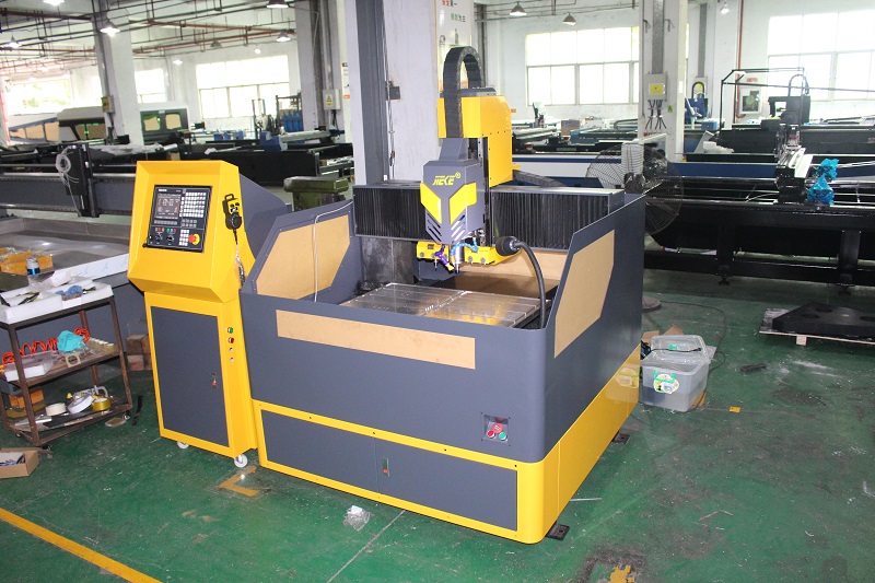 鋁板雕刻機(jī)價格多少